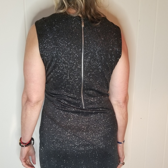 Sparkling sleeveless party dress! - Picture 6 of 6